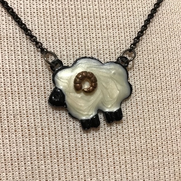Aries Zodiac Necklace ♈️🐏✨ Springtime Vibes - Picture 4 of 8